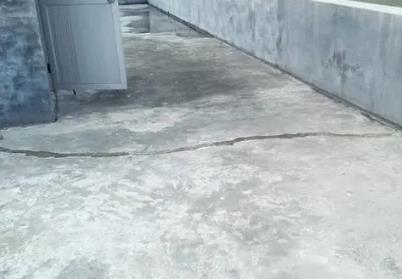 铜官楼顶漏水维修公司分享下如何解决卫生间隐蔽部位漏水的问题?